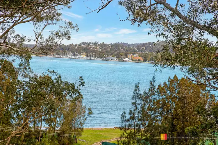 22 Peninsula Drive, North Batemans Bay NSW 2536