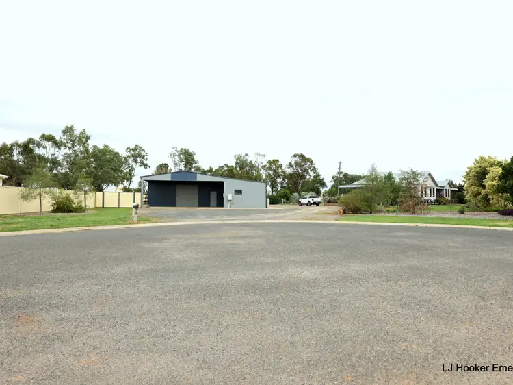 3 Margaret Place, Emerald QLD 4720