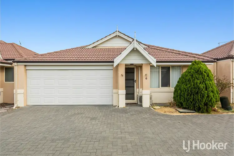 6/15 Third Avenue, Kelmscott WA 6111