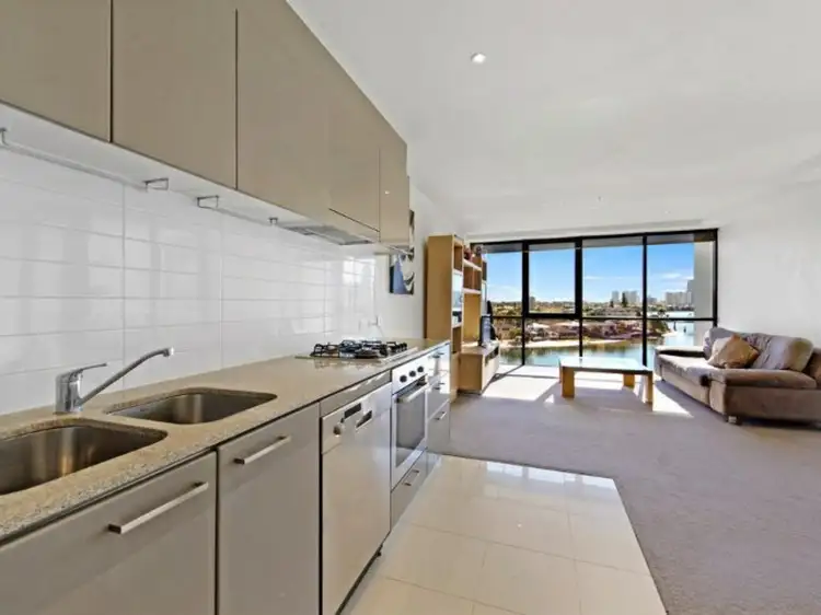 605/4 Wahroonga Place