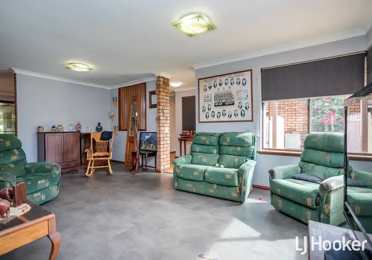 Fourth view of Homely house listing, 4 Kirk Close, Camillo WA 6111