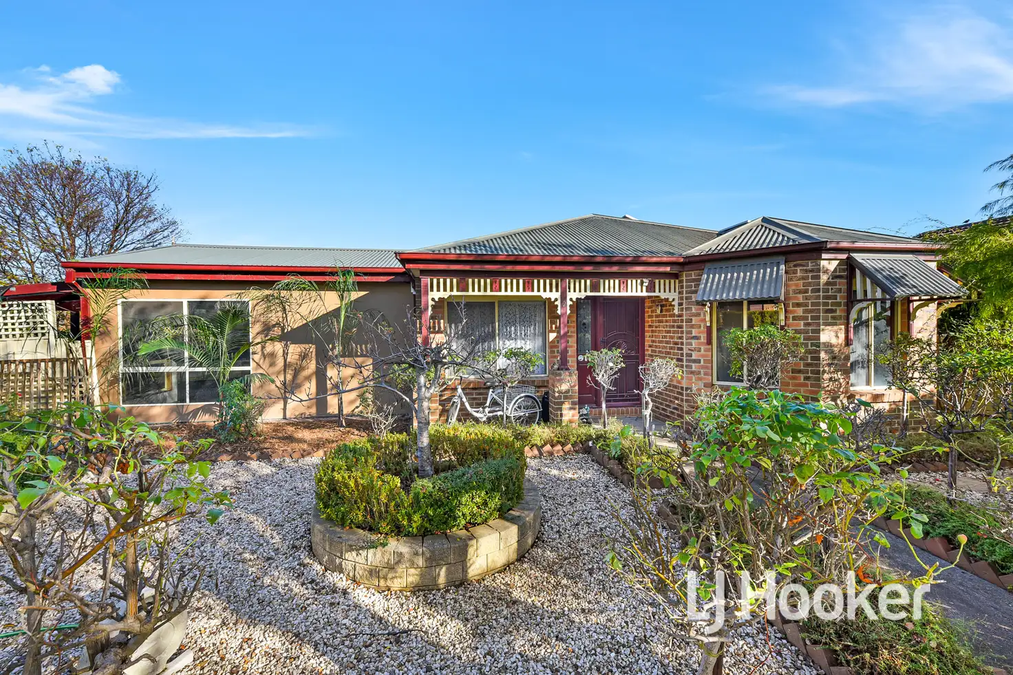 Main view of Homely house listing, 2 Forsyth Court, Cranbourne North VIC 3977