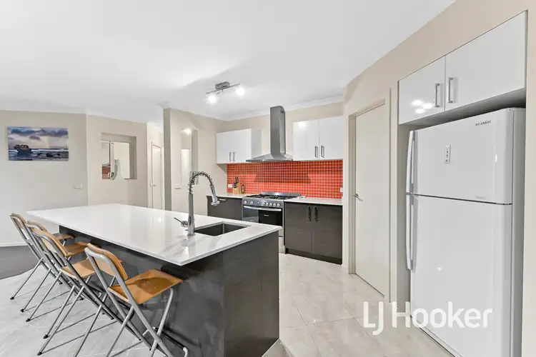 Fifth view of Homely house listing, 6 Caitlin Drive, Pakenham VIC 3810