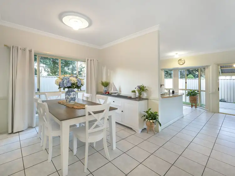 Sixth view of Homely house listing, 2 Queens Court, Forest Lake QLD 4078