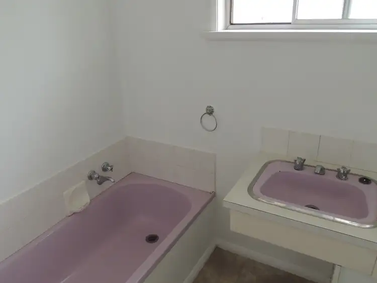 Sixth view of Homely house listing, 5 Naretha Street, Swan Hill VIC 3585
