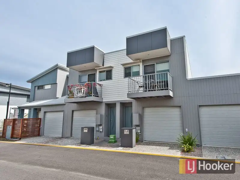 Main view of Homely townhouse listing, 16 Heathcote Lane, Fitzgibbon QLD 4018