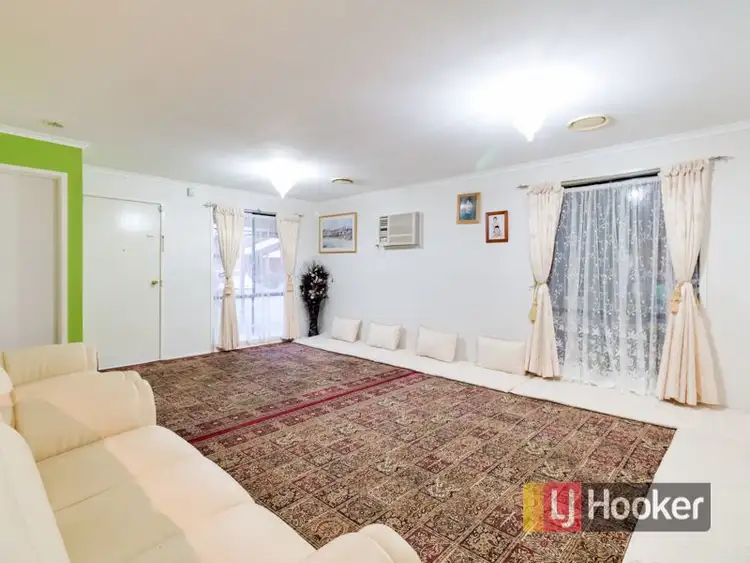 Fifth view of Homely house listing, 15 Daphne Way, Cranbourne North VIC 3977