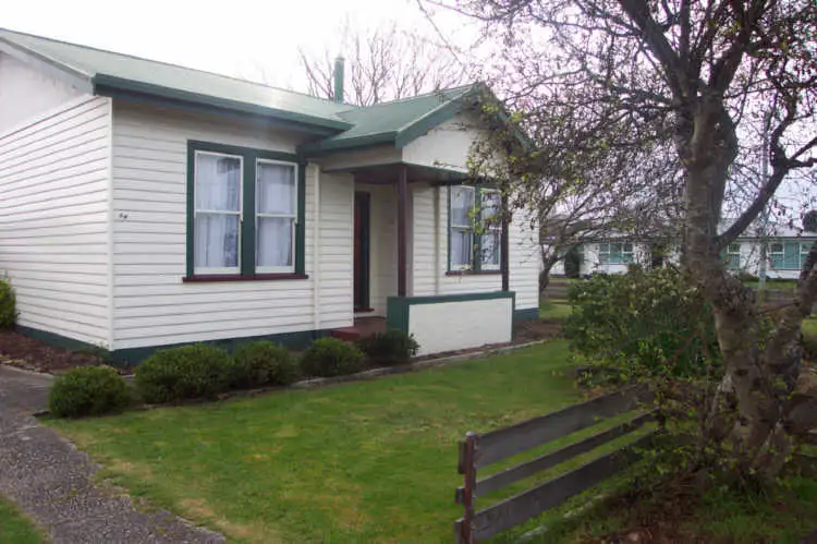64 Saunders Street