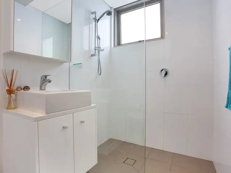 Sixth view of Homely unit listing, 8/17 Surfview Road, Mona Vale NSW 2103