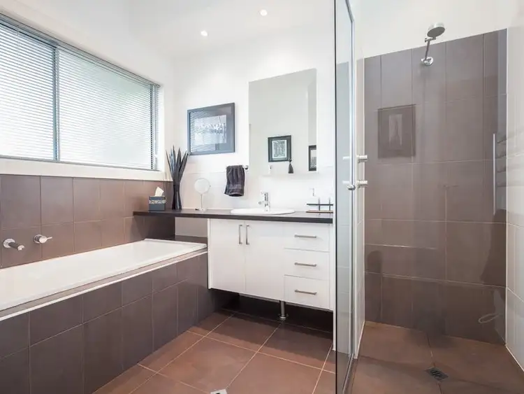 Sixth view of Homely house listing, 1 Oakridge Crescent, Mount Gambier SA 5290