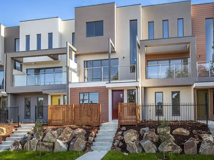 8 English Close, Mooroolbark VIC 3138