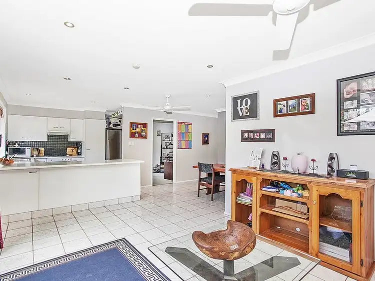 6 Guthrie Parade, Carrara QLD 4211