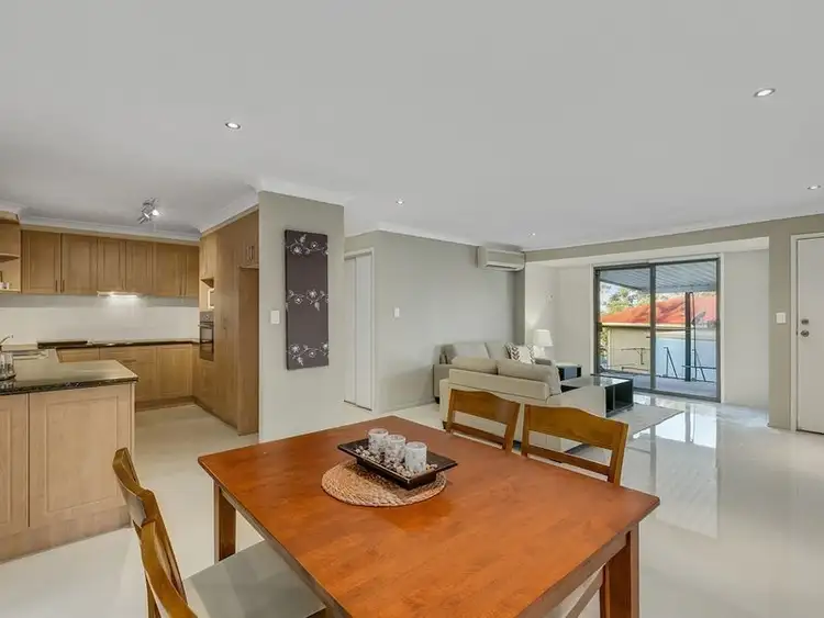 Second view of Homely house listing, 32 Aberdeen Court, Highland Park QLD 4211