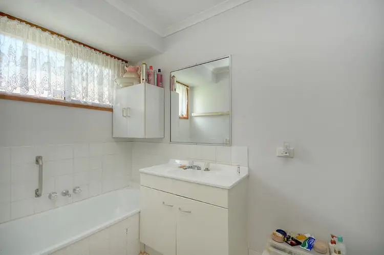 Sixth view of Homely house listing, 2/5 Ruth Anne Close, Labrador QLD 4215
