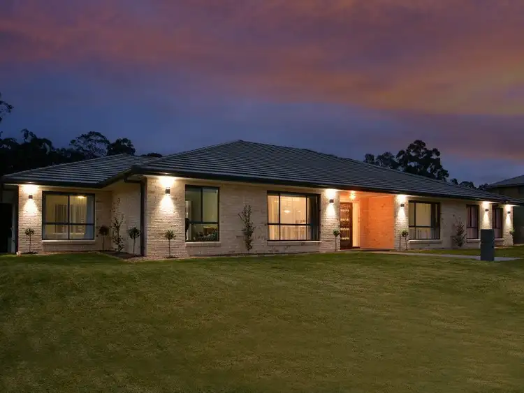 8 Magnetic Drive, Ashtonfield NSW 2323