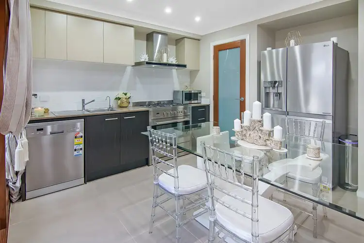 7 Fenner Place, Ropes Crossing NSW 2760