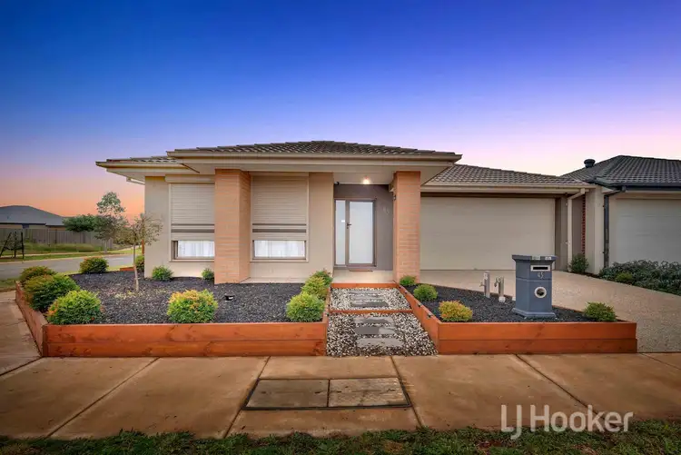 43 Stockport Crescent, Thornhill Park VIC 3335