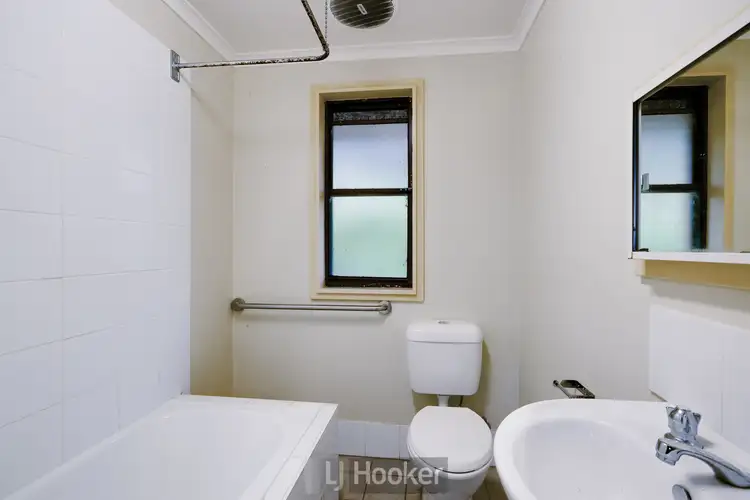 Fifth view of Homely house listing, 10 Aldinga Close, Toronto NSW 2283