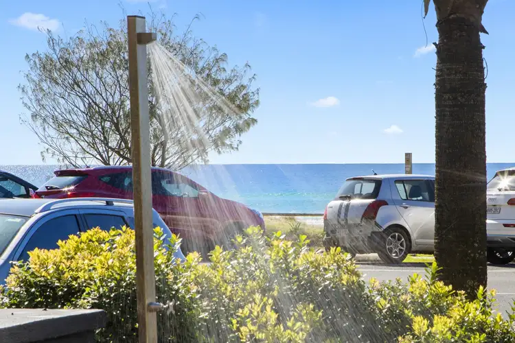 2/828 Pacific Parade, Currumbin QLD 4223