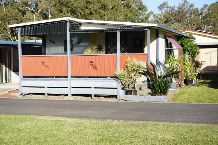 97 Third Avenue, Sunset Caravan Park