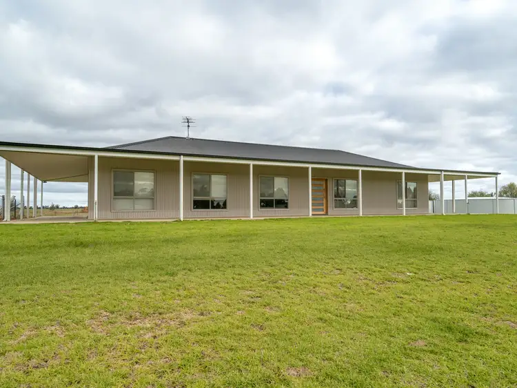 170 Villeneuve Drive, Narromine NSW 2821