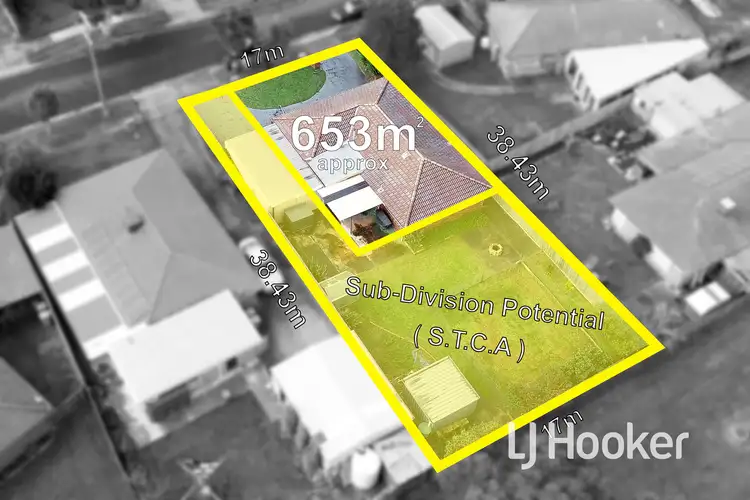 Second view of Homely house listing, 4 Craigie Court, Hampton Park VIC 3976