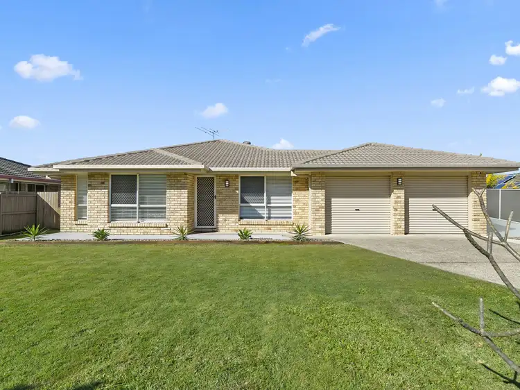8 Bream Court, Sandstone Point QLD 4511