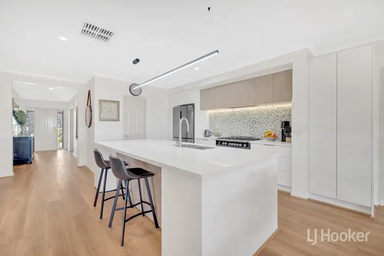 Fifth view of Homely house listing, 11 Carlyon Close, Melton West VIC 3337