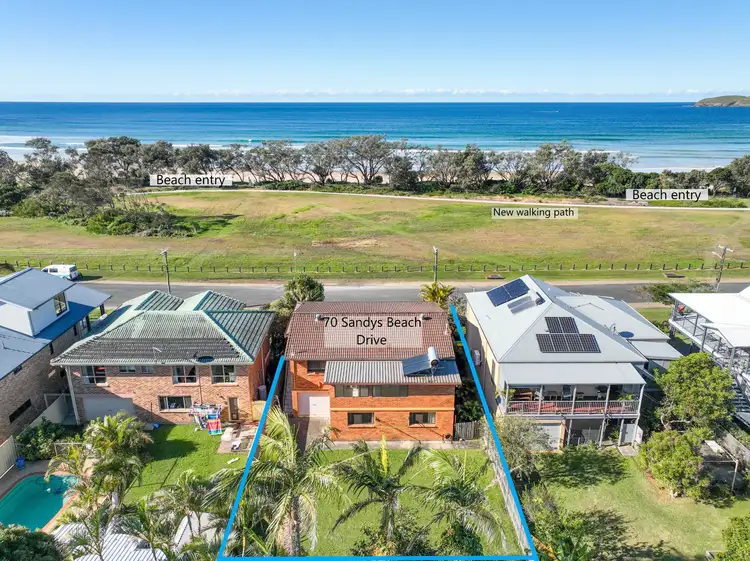 70 Sandys Beach Drive, Sandy Beach NSW 2456