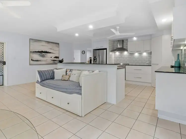 Sixth view of Homely house listing, 2 Whitehaven Court, Clifton Beach QLD 4879