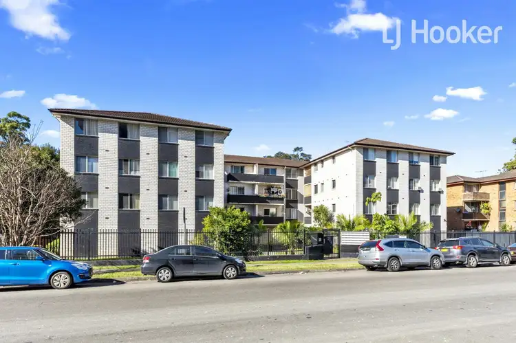 24/12 Goulburn St, Warwick Farm NSW 2170