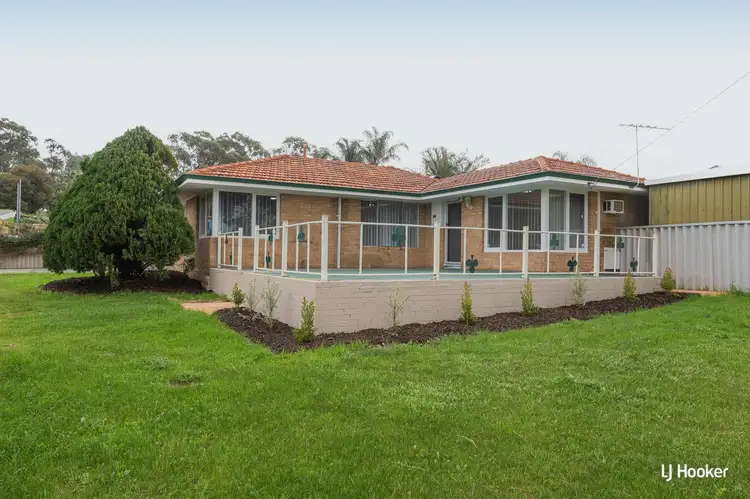 1 Cowling Way, Parmelia WA 6167