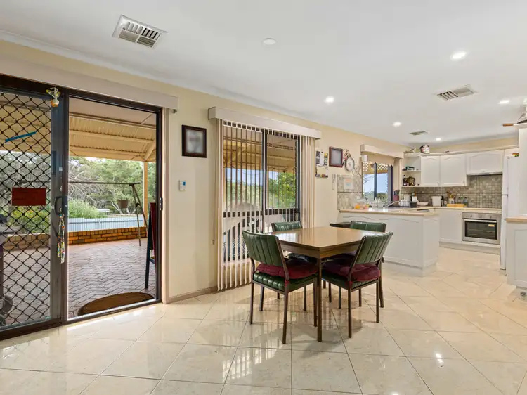 8 Vaucluse Drive, Happy Valley SA 5159