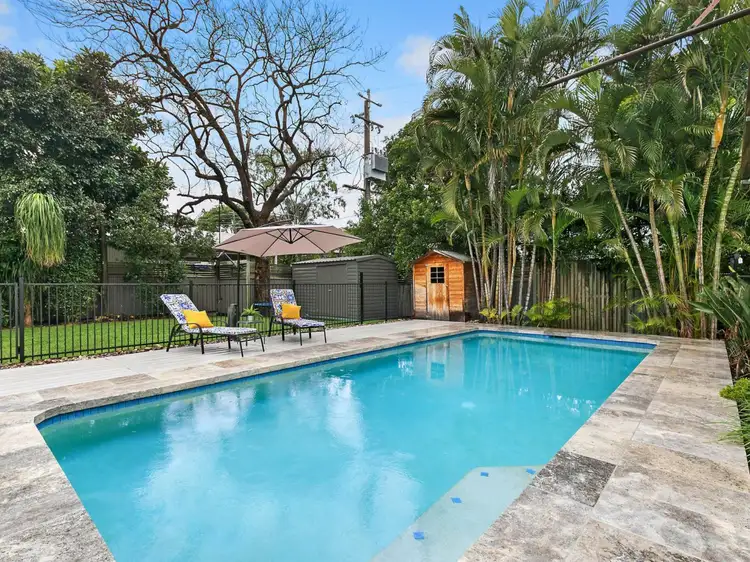 2 Silverstone Street, Holland Park West QLD 4121