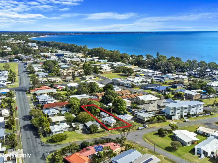 11 Pine Street, Torquay QLD 4655