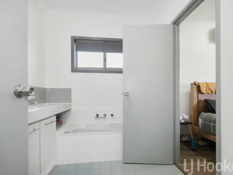 Sixth view of Homely house listing, 6 Parker Close, Baynton WA 6714