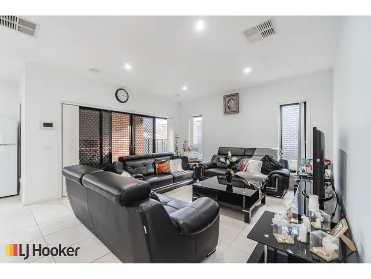 Sixth view of Homely house listing, 1 Hinter Way, Roxburgh Park VIC 3064