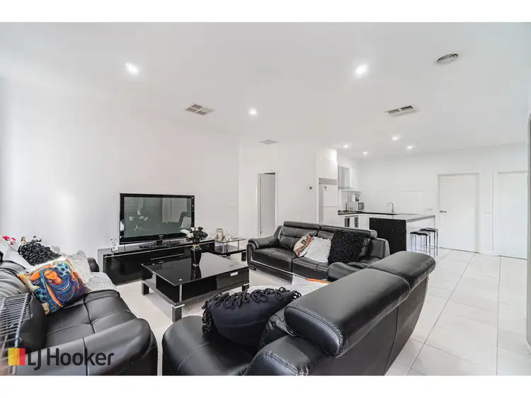 Seventh view of Homely house listing, 1 Hinter Way, Roxburgh Park VIC 3064