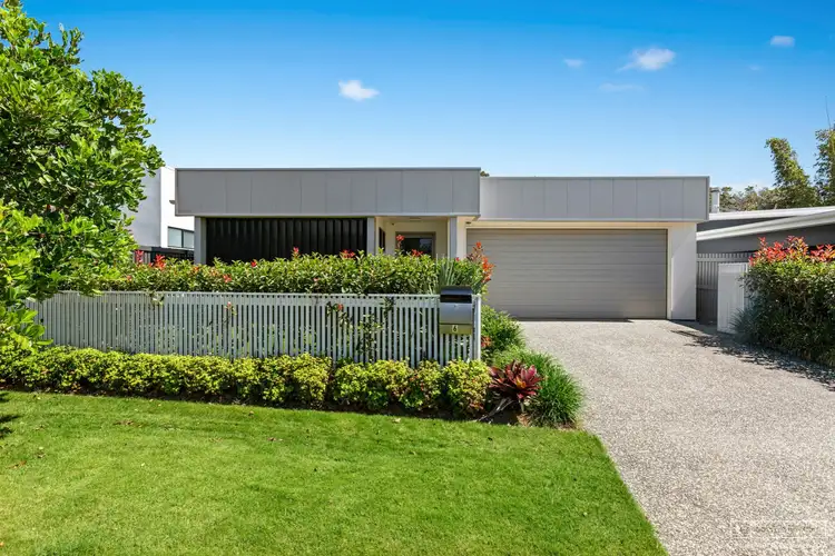 6 Sea Eagle Court, Casuarina NSW 2487