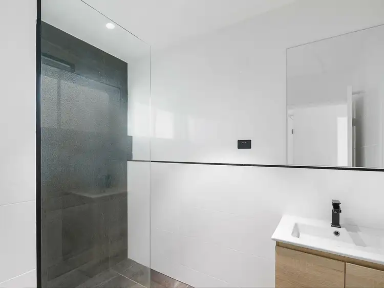 Fifth view of Homely unit listing, 5/381 Old Cleveland Road, Coorparoo QLD 4151