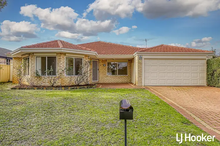 11 ROSEWOOD LANE, Thornlie WA 6108