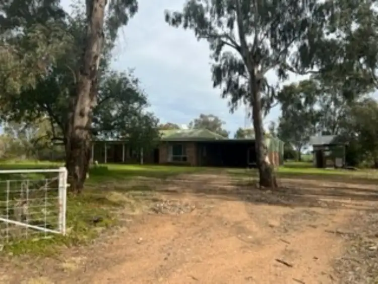 1082 Strathallyn Lane, Narromine NSW 2821