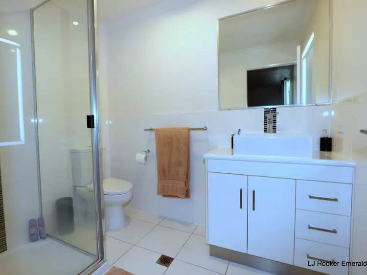 Seventh view of Homely unit listing, Unit 2/29 Scenic Drive, Emerald QLD 4720