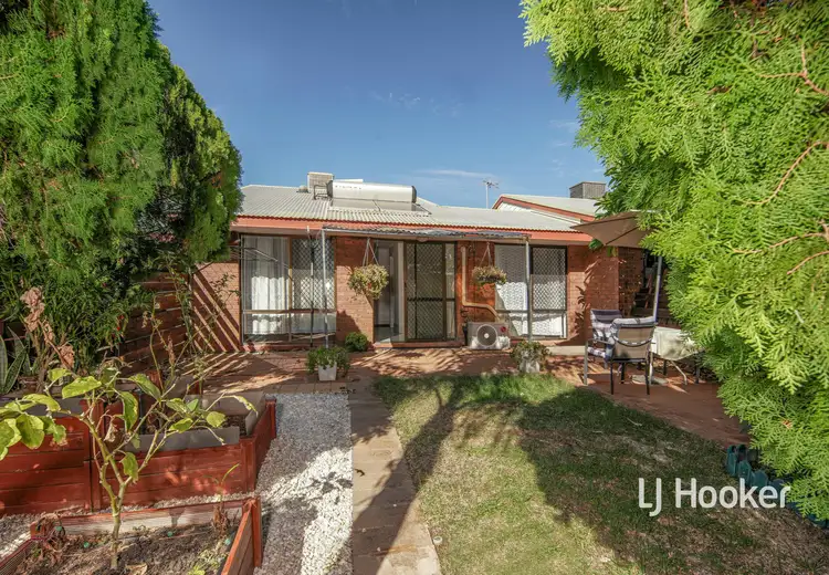 31 Floreat Village, Desert Springs NT 870