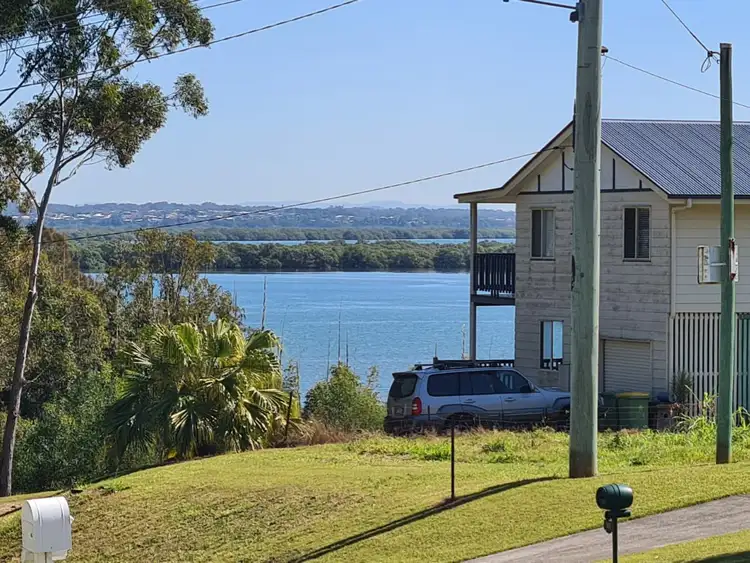 112 Channel Street, Russell Island QLD 4184