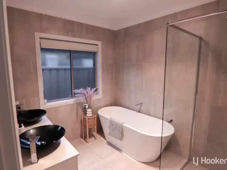 Fifth view of Homely villa listing, 25 Hillam Drive, Griffith NSW 2680