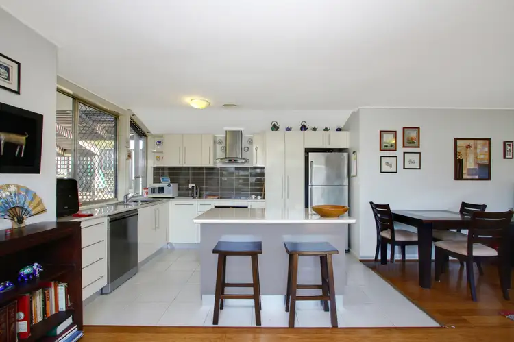 94 Blackwood Terrace, Holder ACT 2611