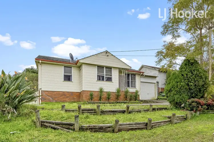 81 Oliphant St