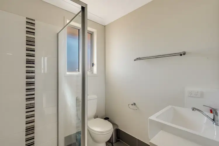 Fifth view of Homely semi-detached listing, 2/7 Felix Street, Cranley QLD 4350