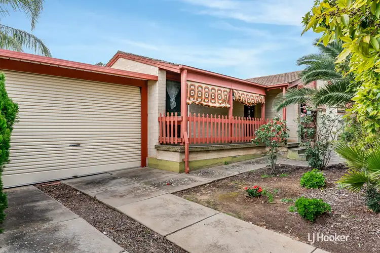 15 Conmurra Court, Craigmore SA 5114